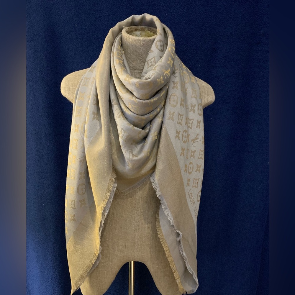 Louis Vuitton Monogram Shine Shawl